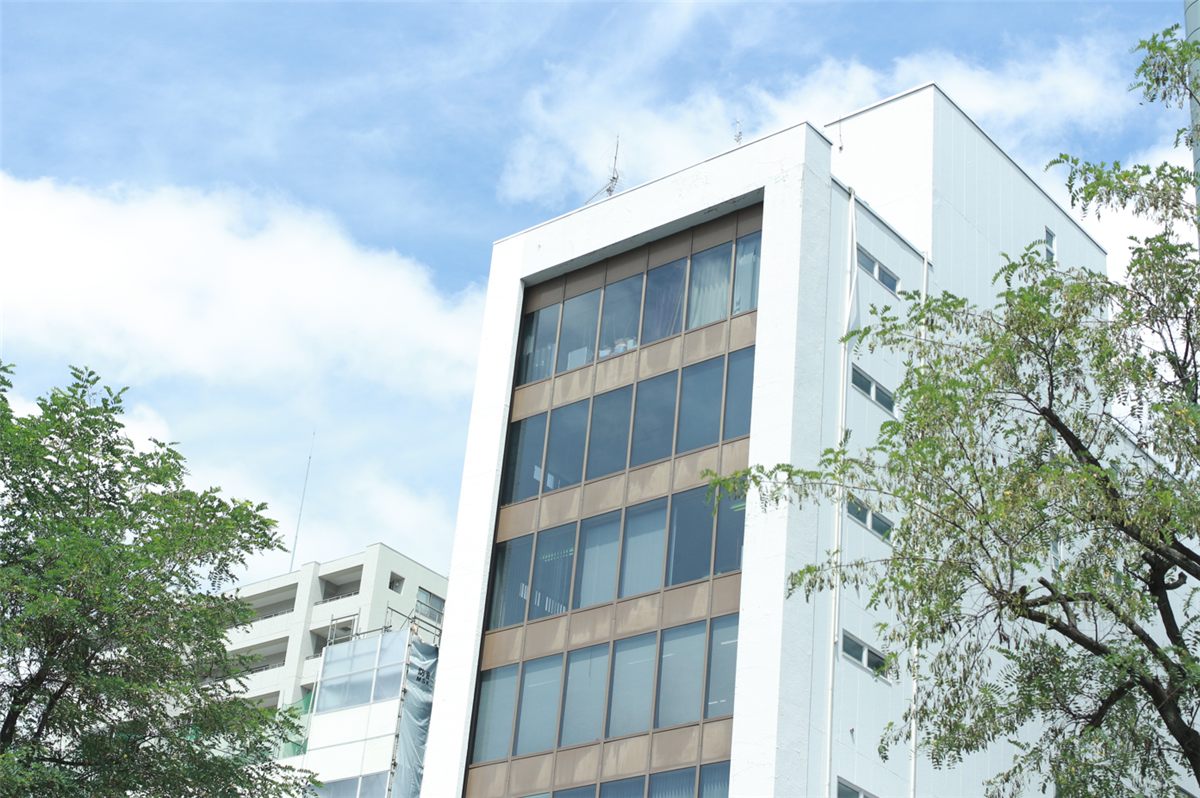 本社の入るあおいビル外観